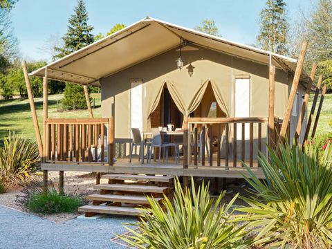 Tente en toile et en bois 3 personnes - 21m² - 2 chambres