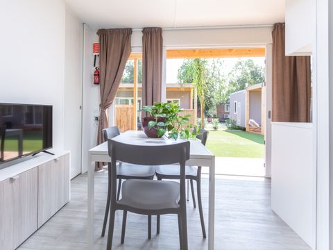 MOBILHOME 5 personnes - DREAM JACUZZI avec deux chambres à coucher