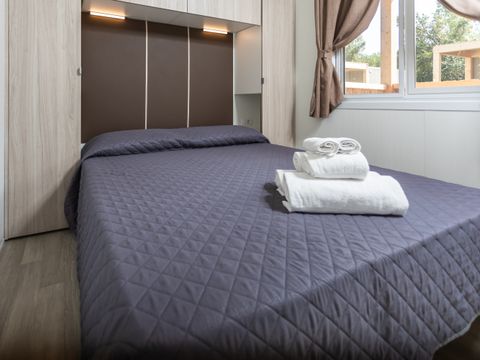 MOBILHOME 5 personnes - DREAM JACUZZI avec deux chambres à coucher