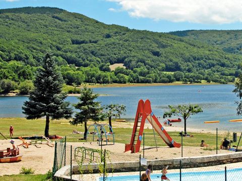 Les Rives du Lac du Laouzas - Camping Tarn