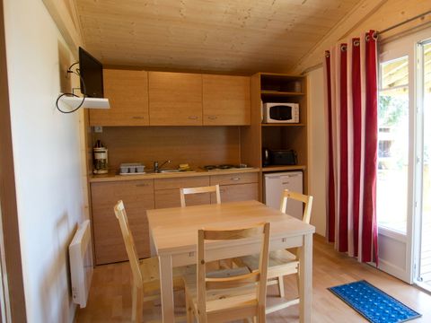 CHALET 6 personnes -  Chalet Traditionnel (1er Balcon) 6 pers - VUE LAC