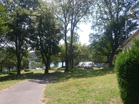 Emplacement - Emplacement sur herbe