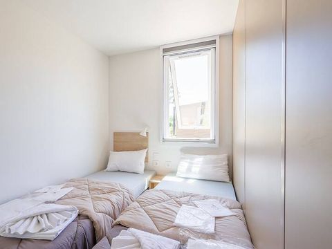 Mobilhome 6 personnes - Premium | 3 Ch. | 6 Pers. | Terrasse surélevée | Clim. | TV