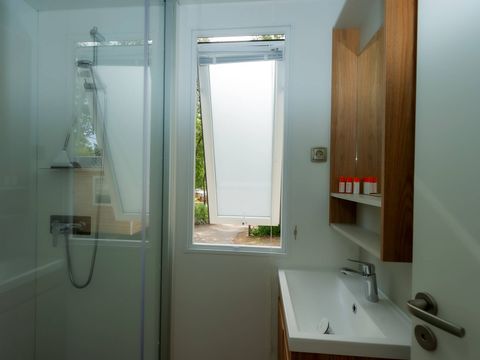 MOBILHOME 2 personnes - Comfort | 1 Ch. | 2 Pers. | Terrasse surélevée | Clim. | TV