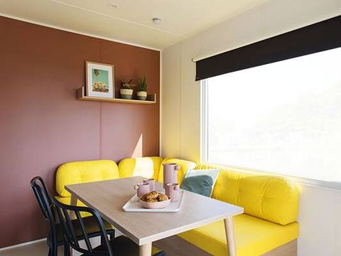 MOBILHOME 4 personnes - Comfort | 2 Ch. | 4 Pers. | Terrasse surélevée | Clim. | TV