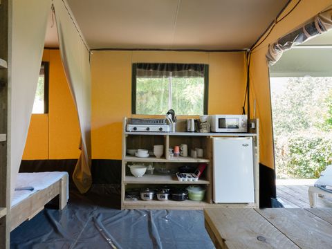 Tente en toile et en bois 6 personnes - Tente glamping Larzac