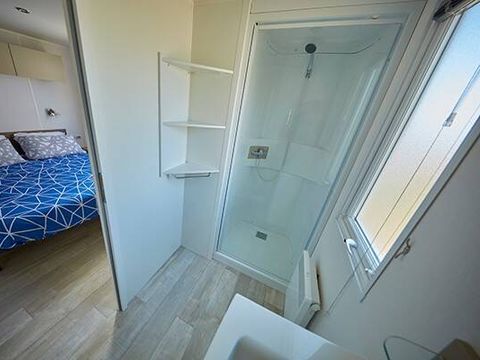 MOBILHOME 6 personnes - Mobil-home | Premium | 3 Ch. | 6 Pers. | Terrasse surélevée | 2 SDB | Clim.