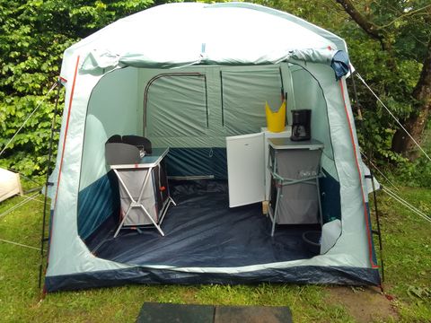 Tente 4 personnes - Équipée