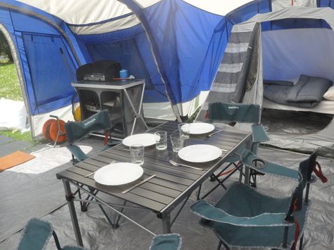 Tente 4 personnes - Équipée