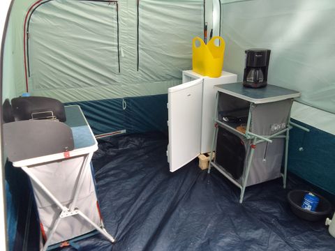 Tente 4 personnes - Équipée