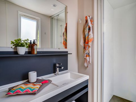 MOBILHOME 10 personnes - COTTAGE FRIENDS 10p 5ch ****<br/>