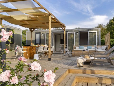 MOBILHOME 10 personnes - COTTAGE FRIENDS 10p 5ch ****<br/>