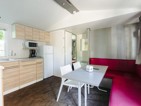 MOBILHOME 6 personnes - Mobil-home Forêt 34.5m² (3 chambres) (+ de 10 ans) + Terrasse + TV 4/6 pers