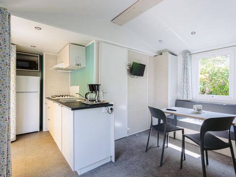 MOBILHOME 5 personnes - Mobil-home Evasion 28.5m² (2 chambres) (- de 8 ans) + TV + Terrasse 4/5 pers