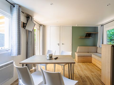 MOBILHOME 5 personnes - Mobil-home Evasion 28.5m² (2 chambres) (- de 8 ans) + TV + Terrasse 4/5 pers