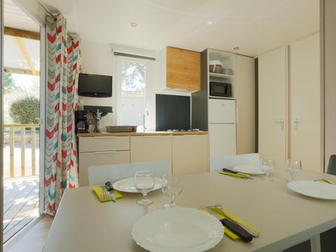 MOBILHOME 4 personnes - Mobil-home Horizon 27.5m² (2 chambres) (- de 5 ans) + terrasse intégrée + TV 4 pers