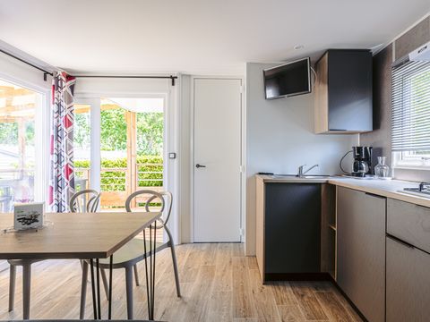 MOBILHOME 4 personnes - Mobil-home Horizon 27.5m² (2 chambres) (- de 8 ans) + terrasse intégrée + TV 4 pers