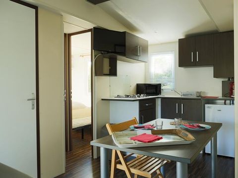 MOBILHOME 2 personnes - Mobil-home Plage 18.6m² (entre 5 et 10 ans) (1 chambre) + Terrasse bois semi-couverte + TV 2 pers