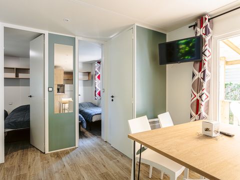 MOBILHOME 6 personnes - Mobil-home Grand Large Plus 34.5m² (3 chambres) (- de 8 ans) + TV + Terrasse + lave-vaisselle + clim 4/6 pers