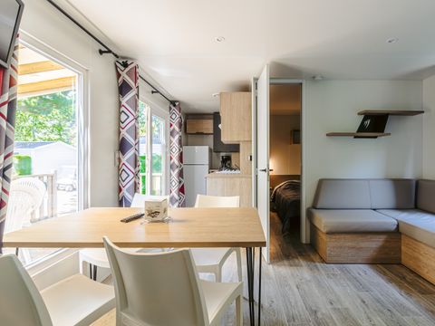 MOBILHOME 6 personnes - Mobil-home Grand Large Plus 34.5m² (3 chambres) (- de 3 ans) + TV + Terrasse + lave-vaisselle + clim 6 pers