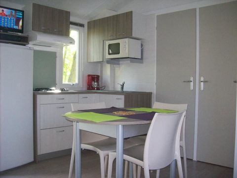 MOBILHOME 4 personnes - Ibiza 27,5m² + terrasse semi-couverte (modèle 2012)