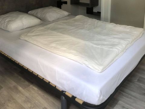 MOBILHOME 4 personnes - Nirvana Duo modèle 2020, 33m². 2 salles d'eau/terrasse semi couverte. Pas d'animaux.