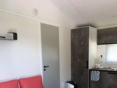 MOBILHOME 4 personnes - Nirvana Duo modèle 2020, 33m². 2 salles d'eau/terrasse semi couverte. Pas d'animaux.
