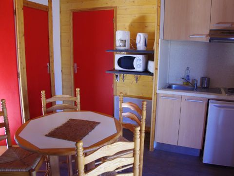 CHALET 4 personnes - Chalet PMR Marina Confort 30m² - 2 chambres + terrasse couverte 15m²