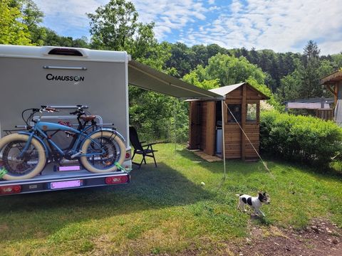 Emplacement - Premium équipé d’une Freecamp Original 1/2 pers