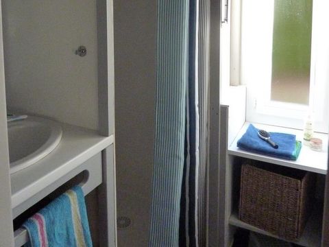 CHALET 4 personnes - Chalet Jade Confort 30m² (2 chambres) + Terrasse couverte 15m² + Côté rivière