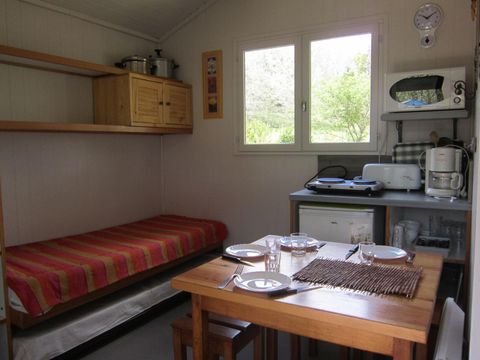 CHALET 2 personnes - CABANON JAUNE sans sanitaires