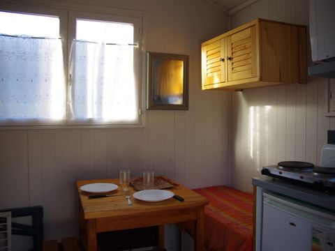 CHALET 1 personne - CABANON STANDARD BLEU sans sanitaires