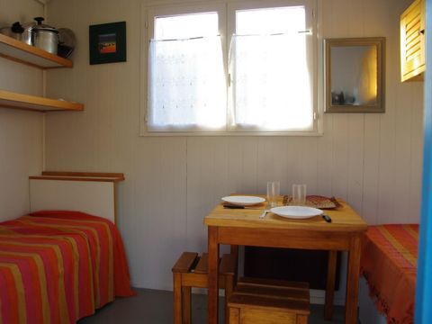 CHALET 1 personne - CABANON STANDARD BLEU sans sanitaires