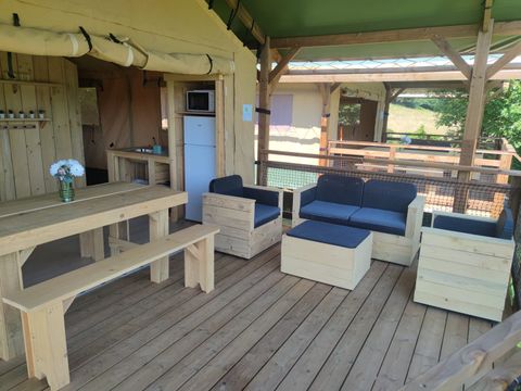 LODGE 4 personnes - Grande Tente Lodge Glamping 42M2