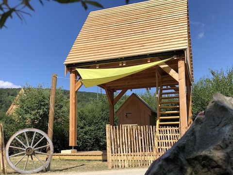 HÉBERGEMENT INSOLITE 4 personnes - LE GRENIER PHILIBERT