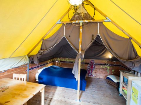 Tente en toile et en bois 2 personnes - Lodge Canadienne PMR, la tente confort avec petit déjeuner; accessible fauteuils