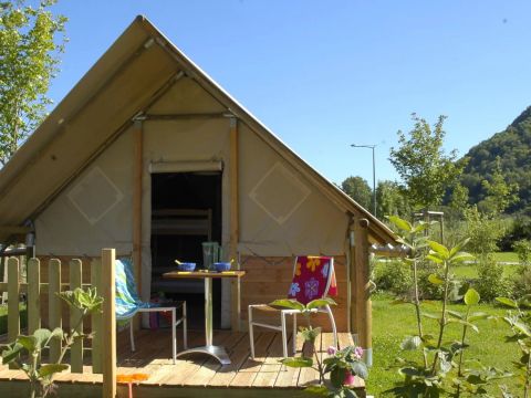 Tente en toile et en bois 2 personnes - Lodge Canadienne PMR, la tente confort avec petit déjeuner; accessible fauteuils