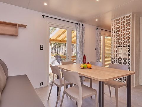 Mobilhome 6 personnes - Premium Exclusive | 3 Ch. | 6 Pers. | Terrasse surélevée | Jacuzzi | Clim. | TV