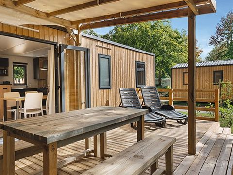 Mobilhome 6 personnes - Ultimate | 3 Ch. | 6 Pers. | Terrasse surélevée | 2 SDB | Clim. | TV