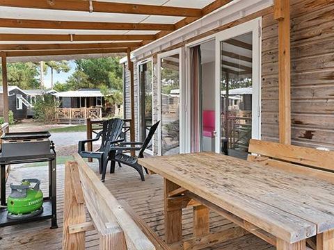 MOBILHOME 6 personnes - Comfort | 2 Ch. | 4/6 Pers. | *Terrasse surélevée *| 1 SDB | Clim.