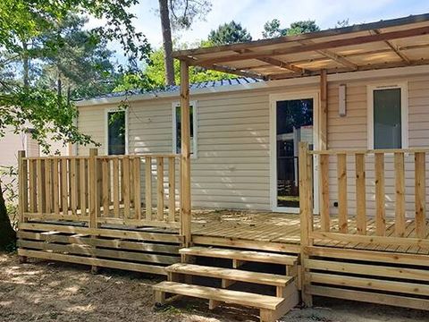 MOBILHOME 6 personnes - Confort | 3 Chambres | Capacité 6 personnes | Terrasse semi couverte | 1 Salle de Bain | Climatisation | Télévision