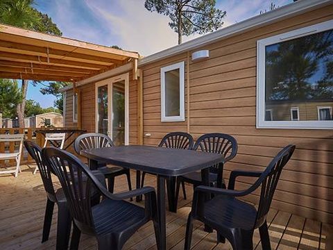 Mobilhome 6 personnes - Comfort | 3 Ch. | 6 Pers. | Terrasse surélevée | 1 SDB | Clim. | TV