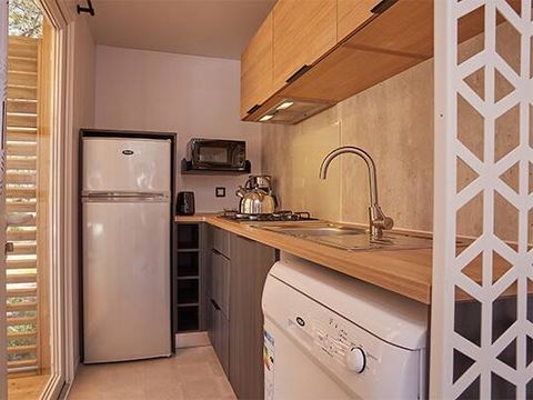 MOBILHOME 6 personnes - Mobil-home | Premium Exclusive | 3 Ch. | 6 Pers. | Terrasse surélevée | Jacuzzi | 1 SDB | Clim. | TV