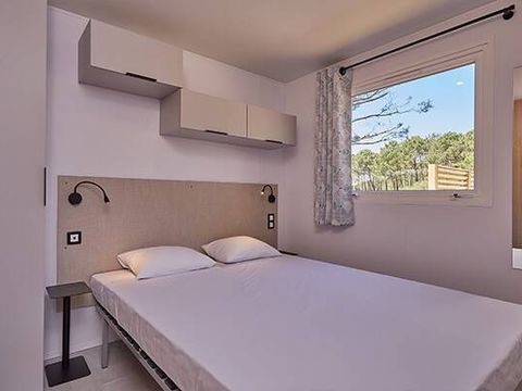 MOBILHOME 6 personnes - Mobil-home | Premium Exclusive | 3 Ch. | 6 Pers. | Terrasse surélevée | Jacuzzi | 1 SDB | Clim. | TV