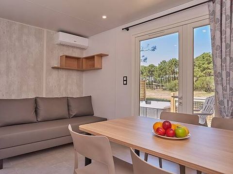 MOBILHOME 6 personnes - Mobil-home | Premium Exclusive | 3 Ch. | 6 Pers. | Terrasse surélevée | Jacuzzi | 1 SDB | Clim. | TV