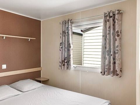MOBILHOME 4 personnes - Comfort | 2 Ch. | 4 Pers. | Terrasse surélevée | 1 SDB | TV
