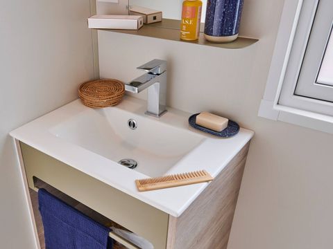 MOBILHOME 6 personnes - Premium | 3 Ch. | 6 Pers. | Terrasse Lounge | 1 SDB | Clim. | TV