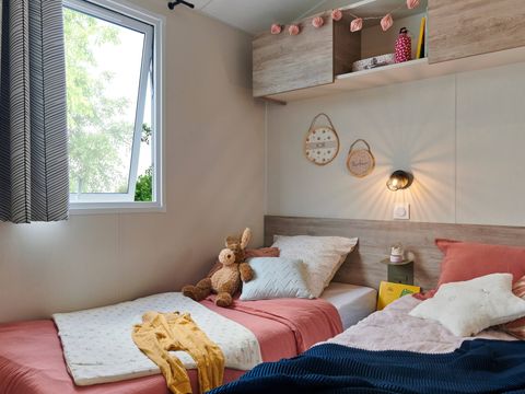 MOBILHOME 6 personnes -  Premium | 3 Chambres | Capacité 6 personnes | Terrasse Couverte | 1 Salle de Bain | Climatisation | Télévision