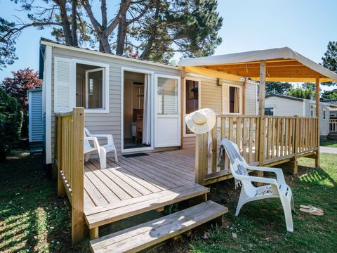 MOBILHOME 6 personnes - Comfort | 3 Ch. | 6 Pers. | Terrasse surélevée | 2 SDB MOBILHOME 6 personnes - Comfort | 3 Ch. | 6 Pers. | Terrasse surélevée | 2 SDB