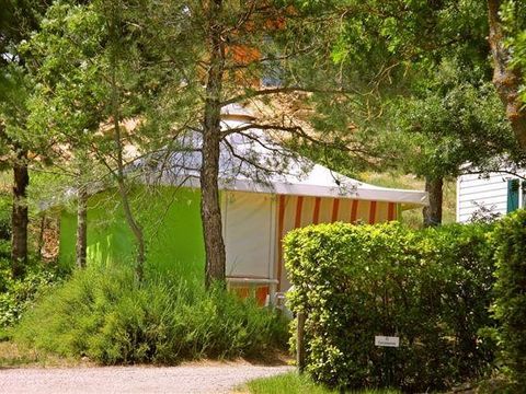 TENTE TOILE ET BOIS 4 personnes - Bengali Sans sanitaires- Tour régine/ Cabaret/ Fontfroide